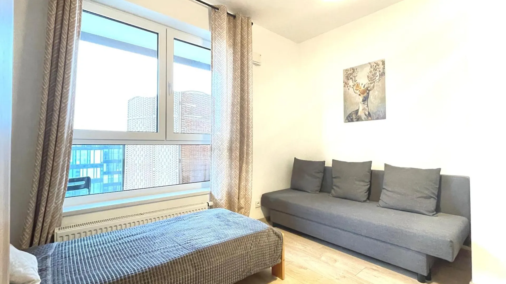 Superior Komputerowa, 4 Rooms, 3 Bedrooms, Airport-City Train, Metro! 24H Reception! Warsaw