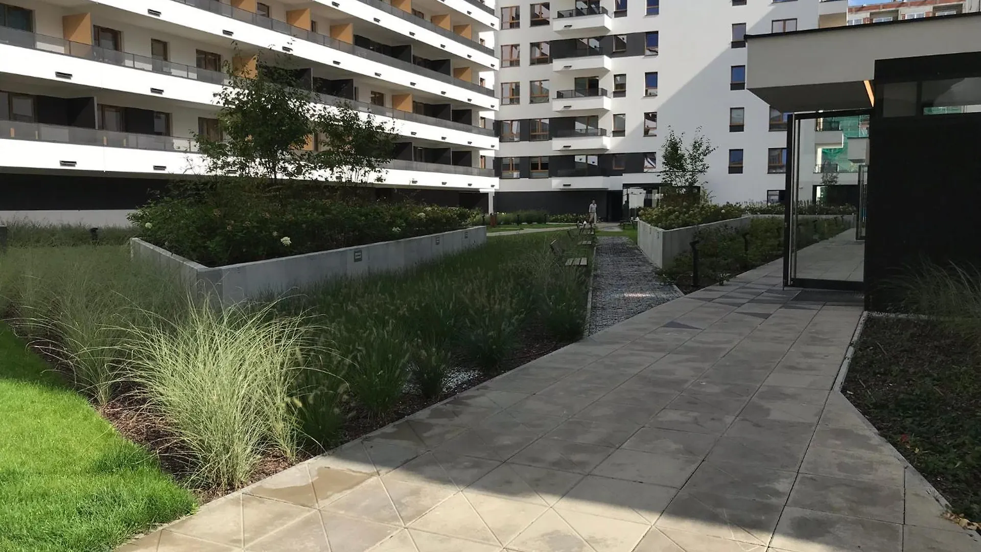 Superior Komputerowa, 4 Rooms, 3 Bedrooms, Airport-City Train, Metro! 24H Reception! Warsaw Apartment