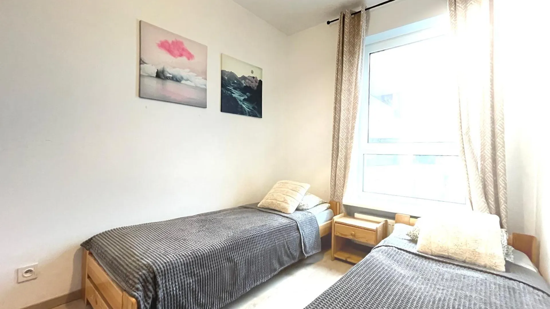 Apartment Superior Komputerowa, 4 Rooms, 3 Bedrooms, Airport-City Train, Metro! 24H Reception! Warsaw Poland
