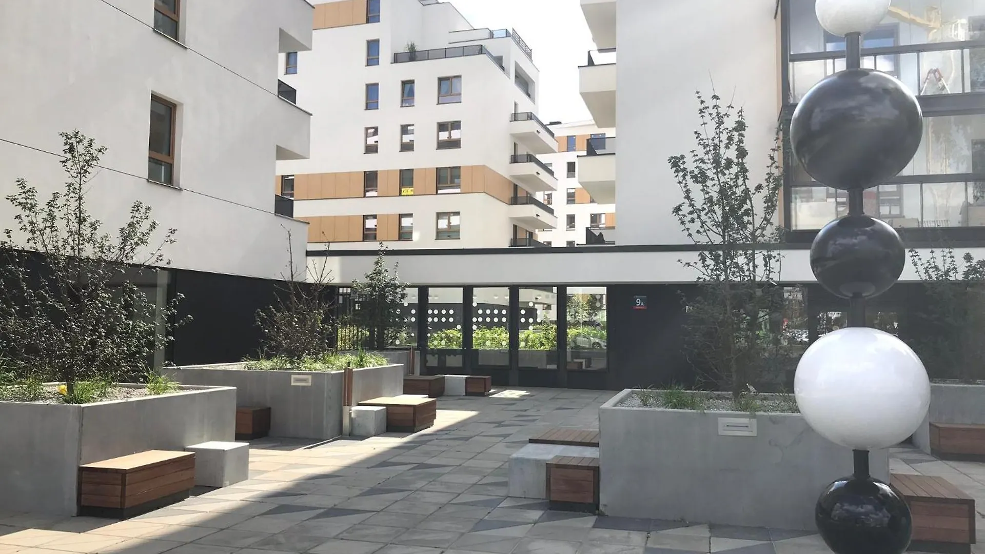 Superior Komputerowa, 4 Rooms, 3 Bedrooms, Airport-City Train, Metro! 24H Reception! Warsaw