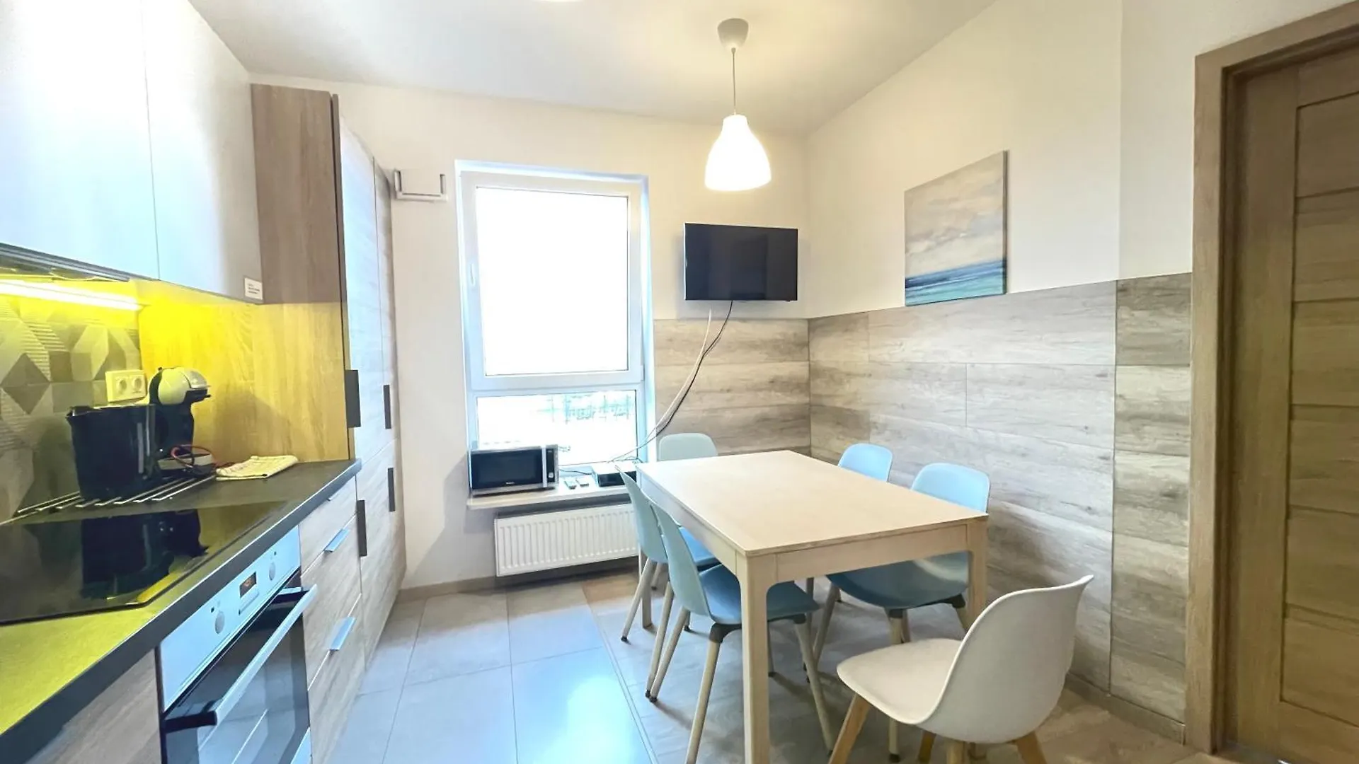 Apartment Superior Komputerowa, 4 Rooms, 3 Bedrooms, Airport-City Train, Metro! 24H Reception! Warsaw